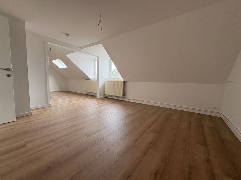 Instapklaar en gerenoveerd appartement met 1 slaapkamer in rustige straat nabij centrum Ekeren<br />
<br />
Op zoek naar een verzorgd en volledig ge