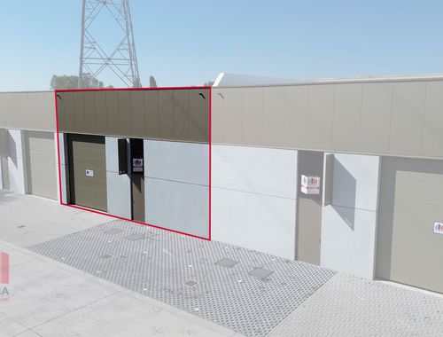                                         Bâtiment d’entreprise à vendre à Roeselare, € 449.170
