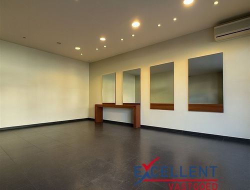                                         Commercieel Gebouw te huur in Olsene, € 750
