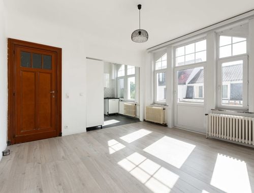                                         Appartement à vendre à Uccle, € 275.000
