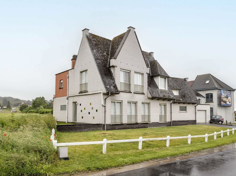 Huis te koop in Monseigneur Beylsstraat 1,
                    9600 Ronse