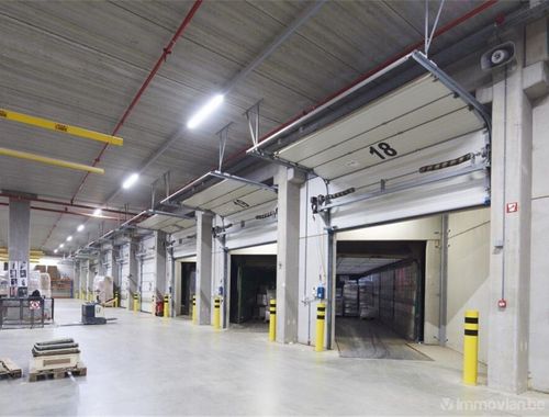                                         Bâtiment d’entreprise à louer à Geel, € 52.275,75
