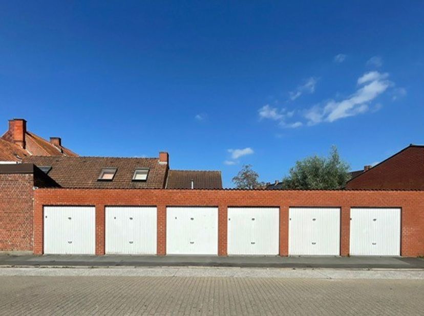 Garage à louer
                    à 8700 Tielt