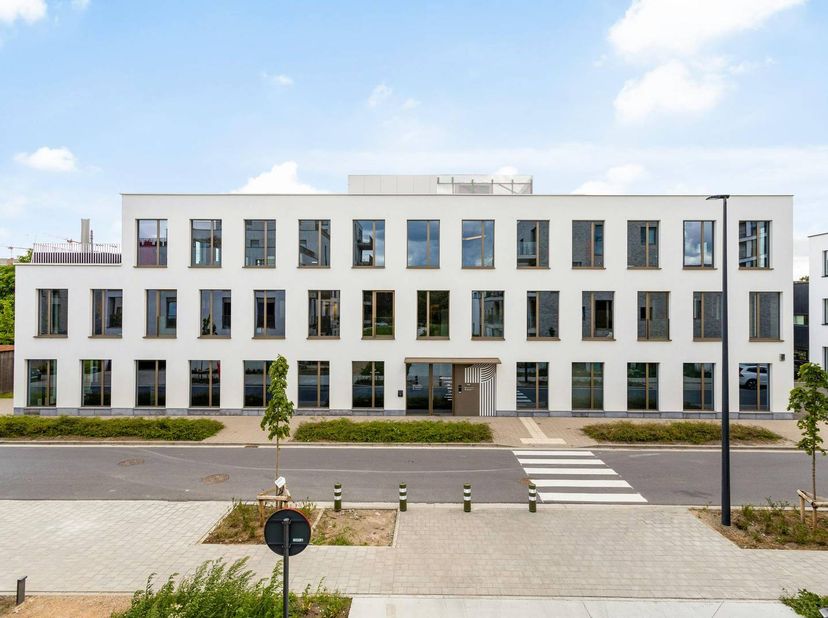 Ces espaces de bureaux à louer font partie du projet de haute qualité Forum. Cet immeuble de bureaux moderne est bien situé sur l'Escaut et se trouve