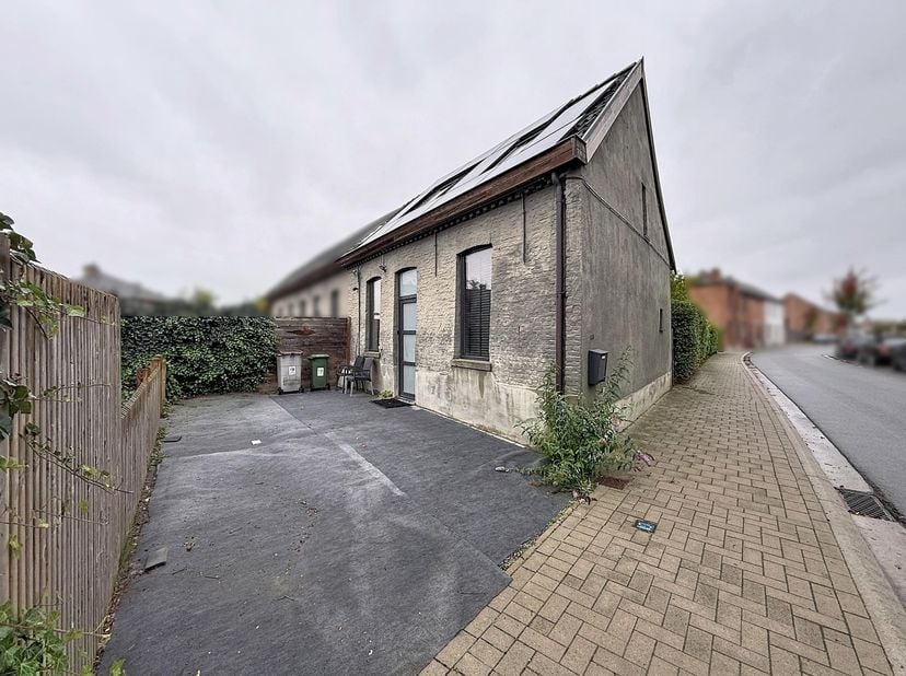 Huis te koop in Wezepoelstraat 135,
                    9240 Zele