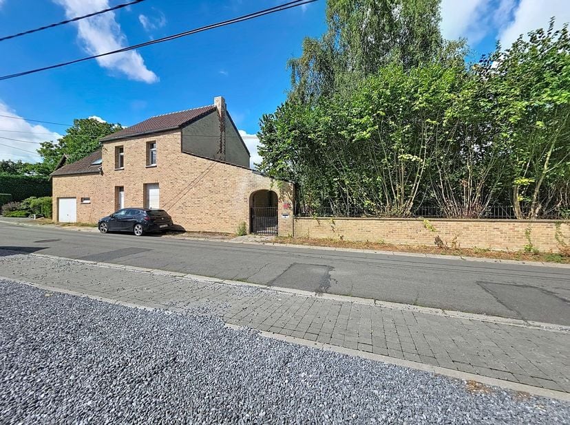 Huis te koop in ,
                    5081 Saint-Denis