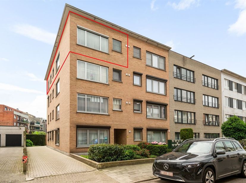 Op te frissen appartement met 1 slaapkamer, terras en lift<br />
Dit op te frissen appartement met 1 slaapkamer is gelegen op de derde verdieping van
