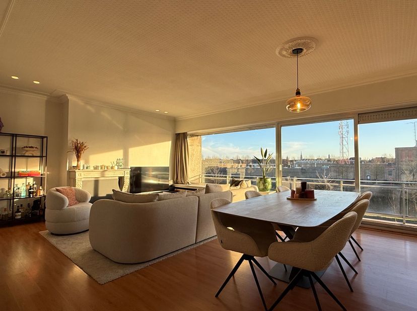 Appartement à louer à Sint-Pieterskaai 14 boîte 3,
                    8000 Sint-Pieters