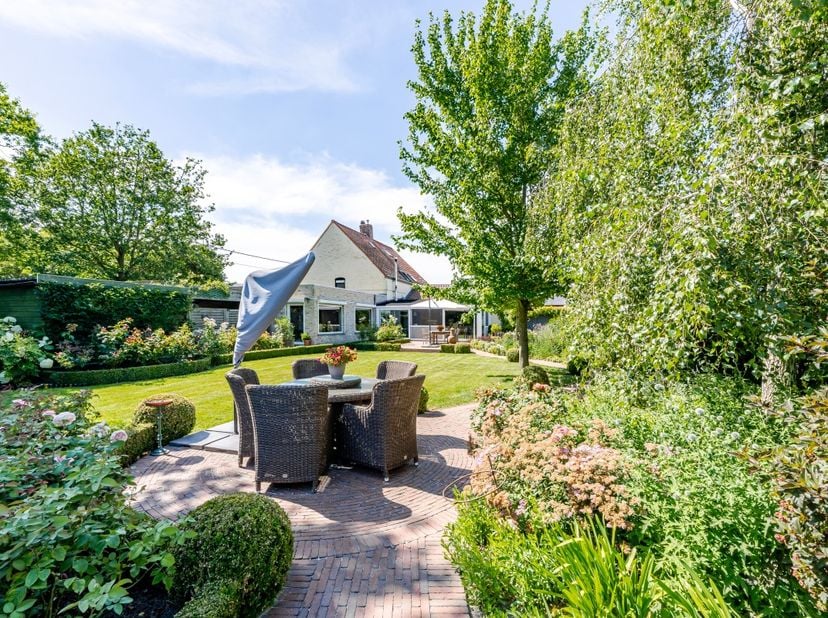 Huis te koop in Bontekoewegel 8,
                    8710 Wielsbeke
