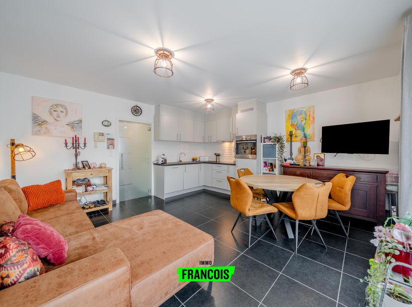 Le prix est un prix de départ.<br />
Découvrez cet appartement économe en énergie à vendre à Boezinge, à seulement dix minutes du centre d'Ypres. Ce l