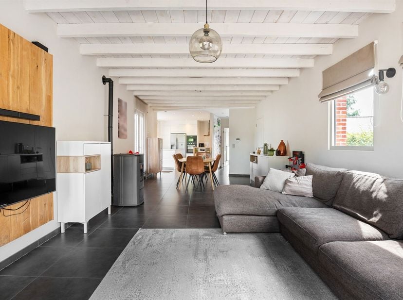 Gerenoveerde open bebouwing met aangename tuin in Mol<br />
<br />
Op zoek naar een instapklare woning met karakter, ruimte en een rustige buitenomg