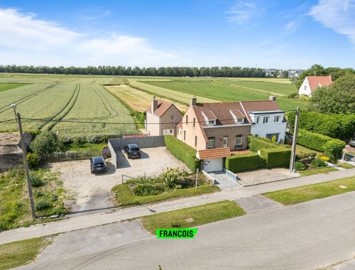                                         Koppelwoning te koop in Uitkerke, € 529.000
