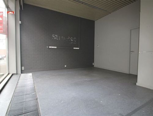                                         Rez-de-chaussée commercial à vendre à Menen, € 85.000
