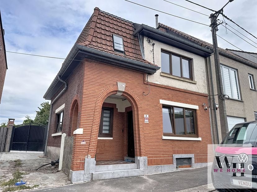 Maison à vendre à Rue du Mayeuri 31,
                    6032 Mont-sur-Marchienne