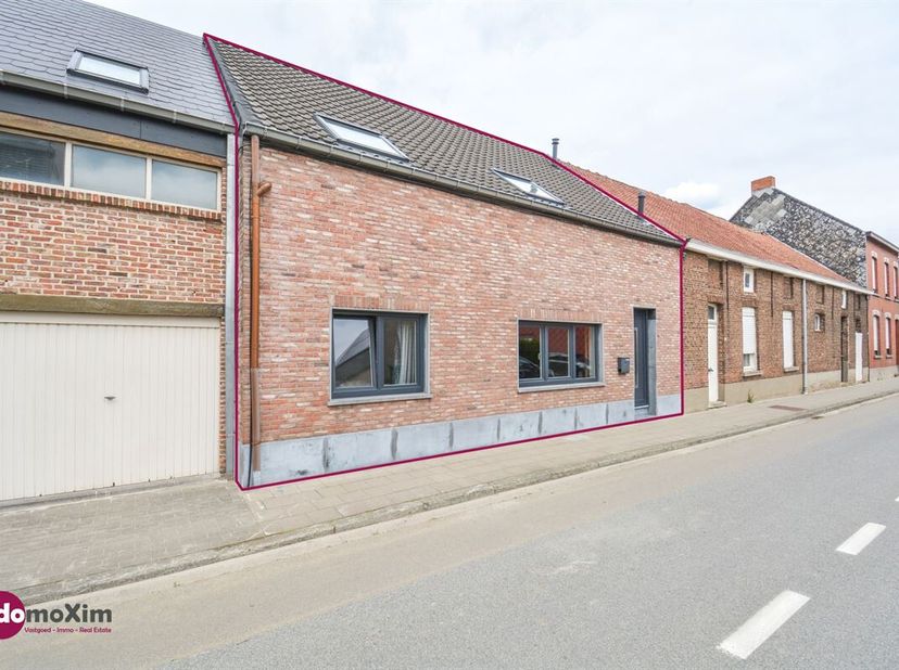 Instapklare woning met uitbreidingsmogelijkheden in Hofstade<br />
Deze instapklare woning is centraal gelegen nabij het centrum van Hofstade, op wand
