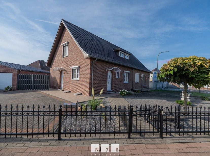 Huis te koop in Koning Albertlaan 85,
                    3630 Mechelen-aan-de-Maas