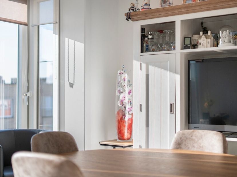 Blankenberge: Instapklaar appartement met 1 slaapkamer te koop op wandelafstand van zee! In de rustige Koninginlaan vinden we dit instapklaar appartem