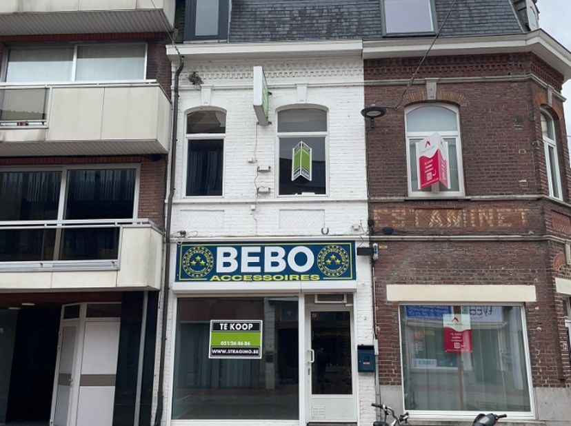 Bien professionnel à vendre
                    à 8800 Roeselare