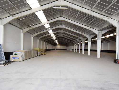                                         Bâtiment d’entreprise à louer à Rumbeke, € 1.058
