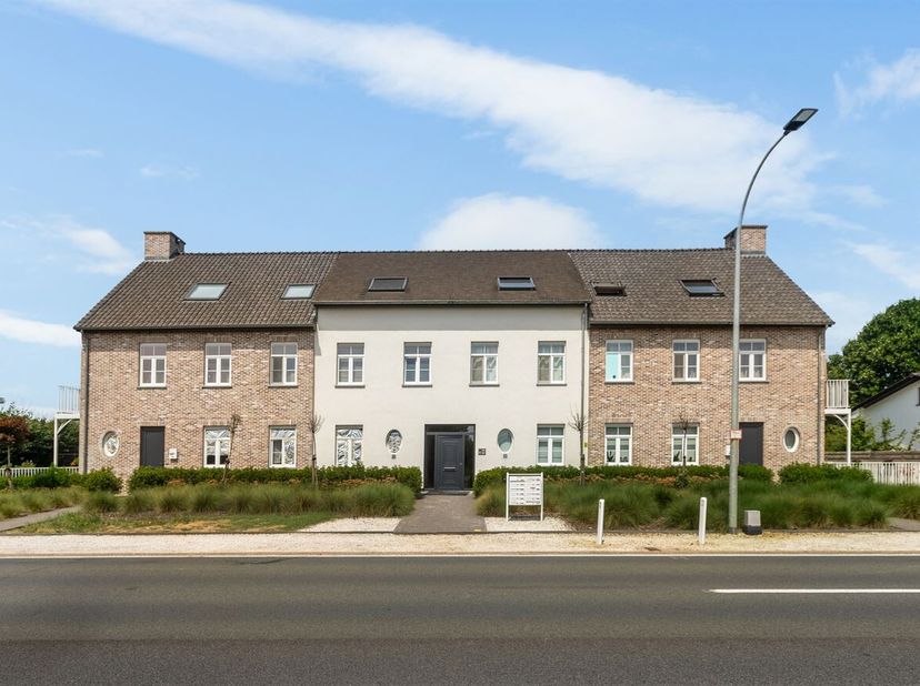 Gezellig gelijkvloers appartement met tuin en garage in Meerhout<br />
Op zoek naar een comfortabel appartement met een aangename buitenruimte? Dit ge