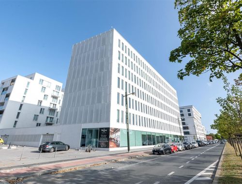                                         Immeuble de bureaux à louer à Anderlecht, € 309
