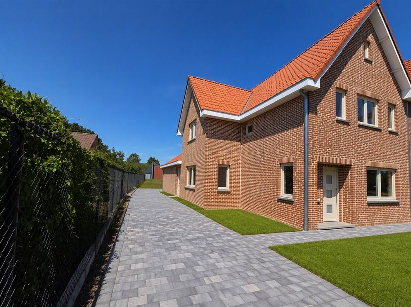 Instapklare woning met praktijkruimte in gegeerd Kiewit, Hasselt. <br />
Gelegen aan de Kiewitstraat 214 te Hasselt vindt u deze volledig gerenoveerde