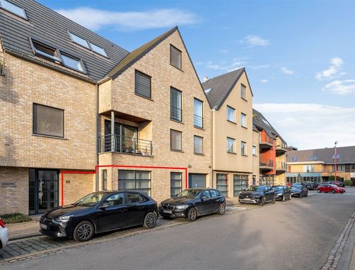                                         Handelsgelijkvloers te koop in Humbeek, € 229.000
