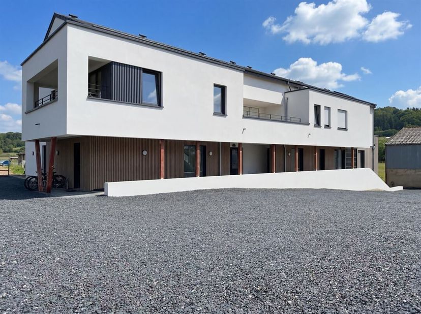 W Immobilière vous propose en location dans le charmant village de Habergy ( Messancy) , une splendide maison contemporaines basse énergie ( PEB class