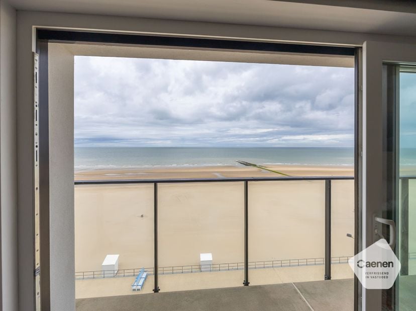Deze lichtrijke studio op de zesde verdieping van Residentie Sydney biedt u een adembenemend frontaal zeezicht en een absolute toplocatie op de zeedij