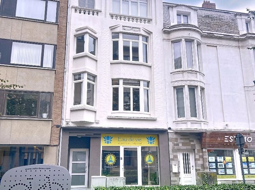 Uitstekend gelegen handelspand met authentieke gevel – Groentemarkt. <br />
<br />
Dit ruim instapklaar handelspand is gelegen aan de florerende Groen