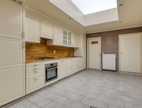                                         Maison bourgeoise à vendre à Ninove, € 259.000
