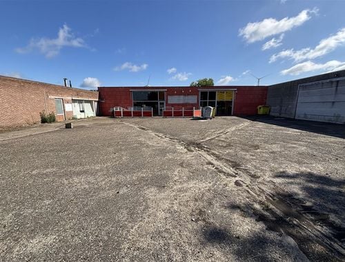                                        Bien commercial à louer à Geel, € 3.000
