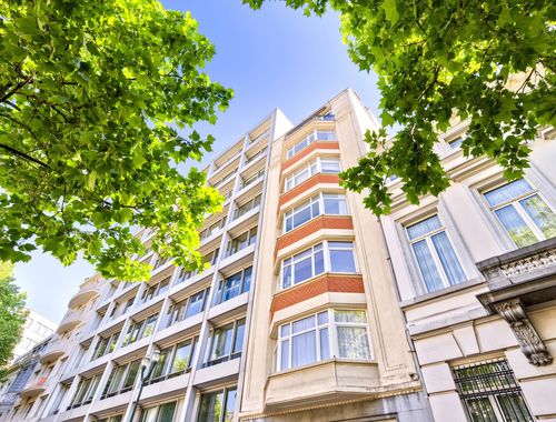                                         Appartement te huur in Elsene, € 3.000
