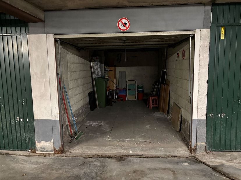 Garagebox te koop in Deurne<br />
Deze garagebox bevindt zich op de Bisschoppenhoflaan te Deurne. <br />
De box maakt deel uit van een ondergronds gar