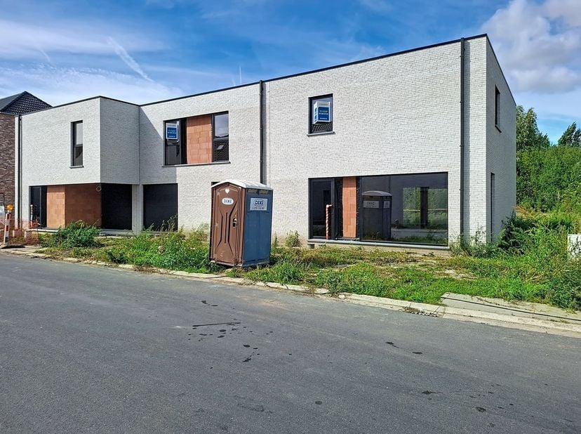Huis te koop in Ouderwijk 10,
                    8810 Lichtervelde
