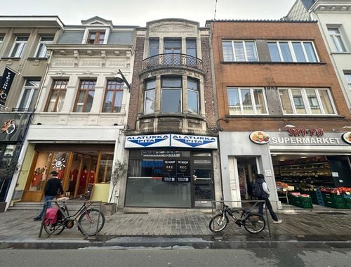                                         Handelszaak te huur in Berchem, € 2.150
