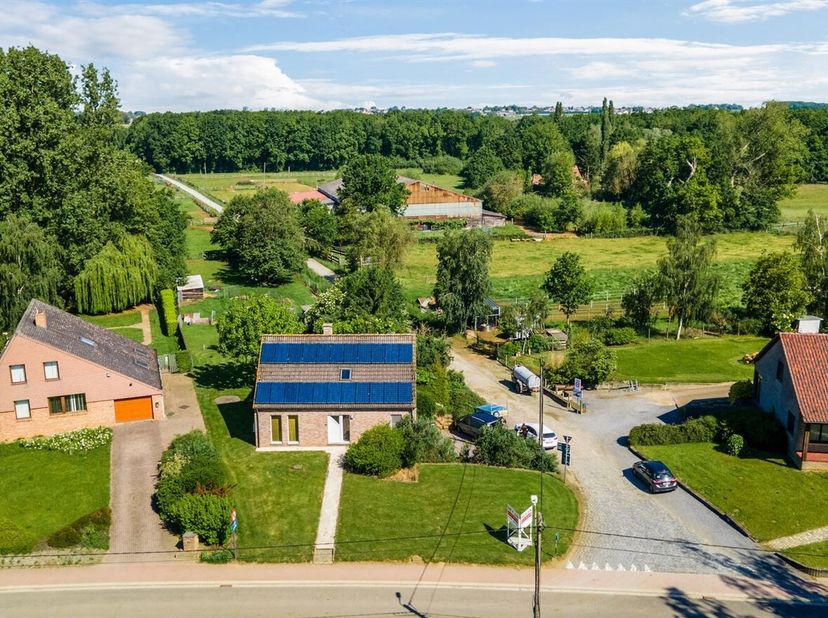 Rustig gelegen aan de Oude Leuvensebaan 43B in Bekkevoort, met een vlotte verbinding naar Leuven, Diest en Hasselt via de E314. In de directe omgeving