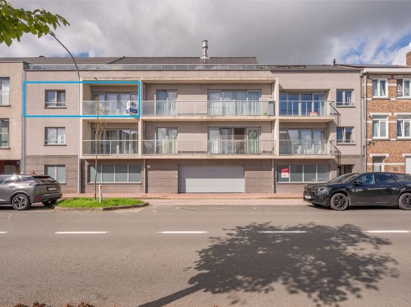 Appartement te koop in Torhoutse Steenweg 116 bus 0201,
                    8200 Sint-Andries