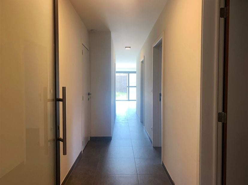 Magnifique appartement de plain-pied avec 2 chambres et jardin<br />
<br />
Situation : Appartement neuf très bien situé à proximité du centre de He