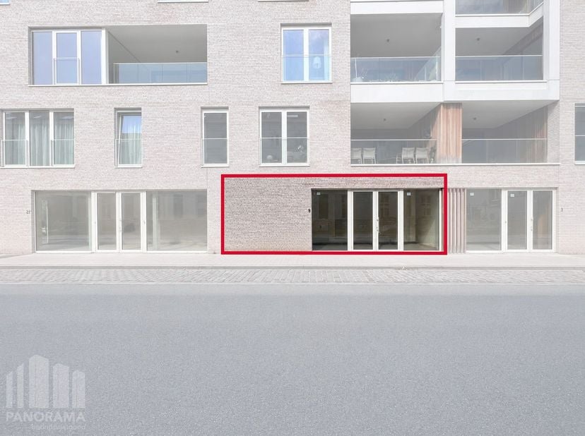 Un immeuble de bureaux/commercial nouvellement construit, d'une superficie de 129 m², est à vendre à Handelsdok, un emplacement de premier choix à Gan