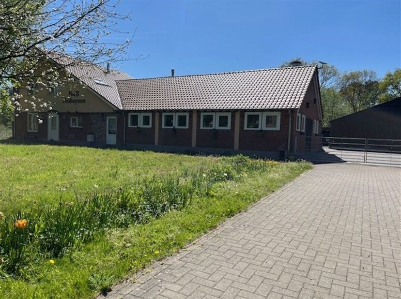 Charmante maison rurale avec beaucoup de potentiel.<br />
Vous recherchez de l'espace, de la tranquillité et de la flexibilité ?<br />
Cette maison ru