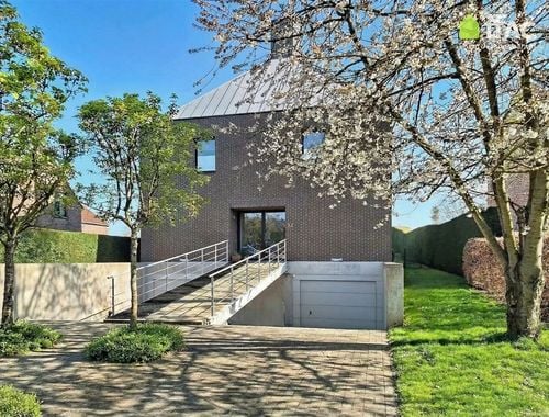                                         Eengezinswoning te koop in Duisburg, € 1.150.000
