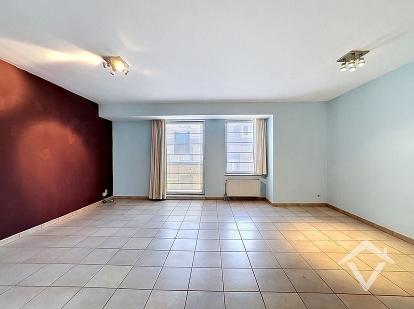 Dit appartement is gelegen op de 2de verdieping van een kleine residentie in het centrum van Leuven.<br />
Het appartement bestaat uit: lift - inkomha