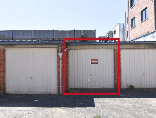                                         Garage à vendre à Sint-Pieters-Leeuw, € 30.000
