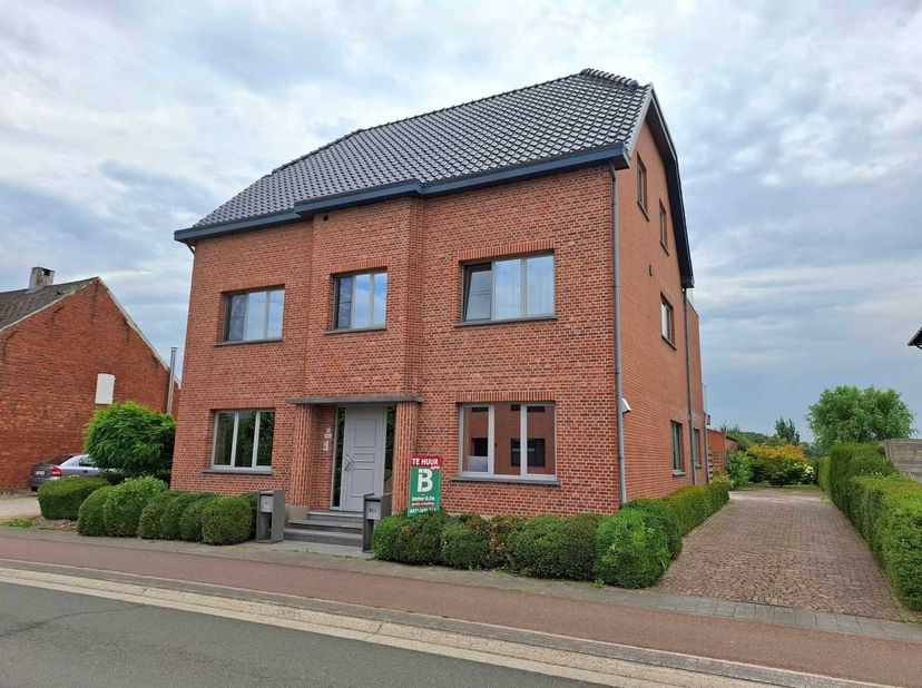 Appartement à louer
                    à 2440 Geel