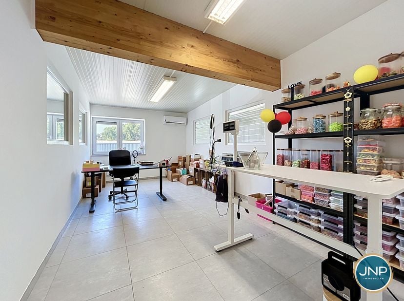Bedrijfsvastgoed te huur
                    in 4101 Jemeppe-sur-Meuse