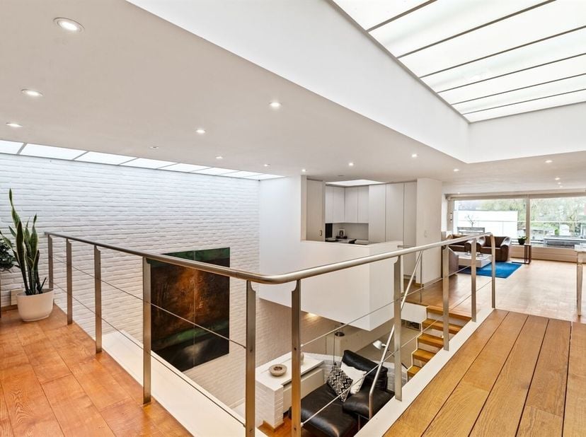 Opportuniteit kangoeroewonen, zorgwoning, handel en woonst  op topligging in het centrum van Geel.<br />
11 zonnepanelen (4.620 Wp)<br />
Asbestveilig