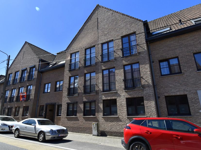Topligging op een rustige locatie vlakbij het bruisende centrum van Zwevegem.<br />
Winkels, scholen, openbaar vervoer en horecazaken liggen allemaal