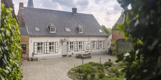 Huis te koop in Sint-Ursmarusstraat 16-18, 9660 Zegelsem