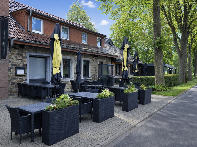 EasyHome vous propose cet ensemble immobilier exceptionnel situé à Eupen, offrant une opportunité unique d’investissement combinant activité horeca et